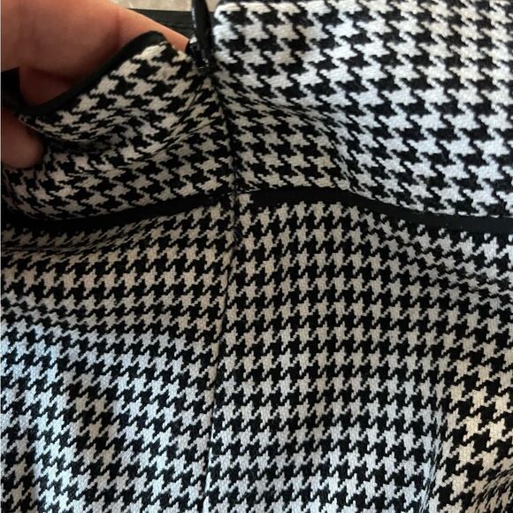 banana Republic houndstooth black and white pencil skirt size 6P - Picture 3 of 8